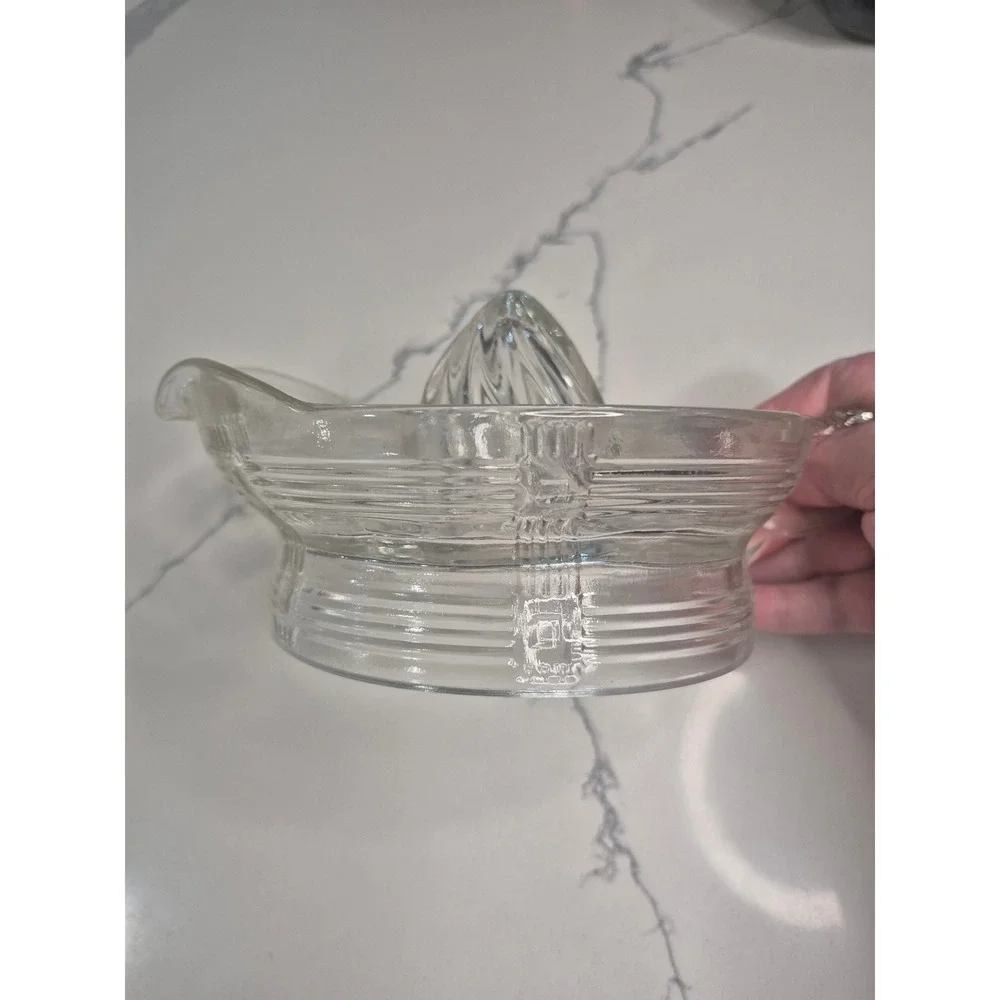 Vintage Clear Glass Citrus Juicer‎ Manual Hand Reamer with Handle and Spout